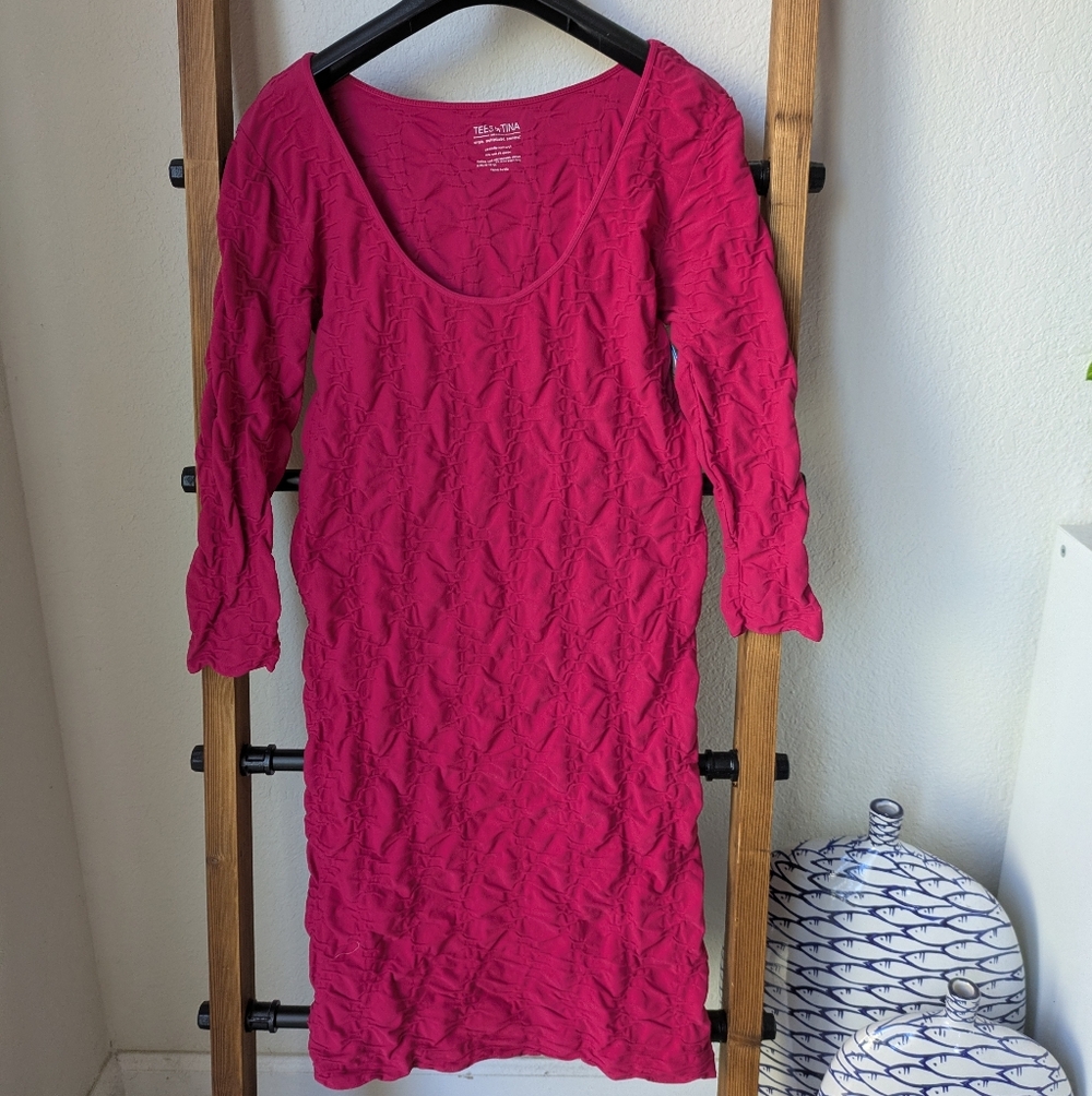 NWT Tees by Tina Fuchsia Stretch Crinkle Knee Length Dress - One Size